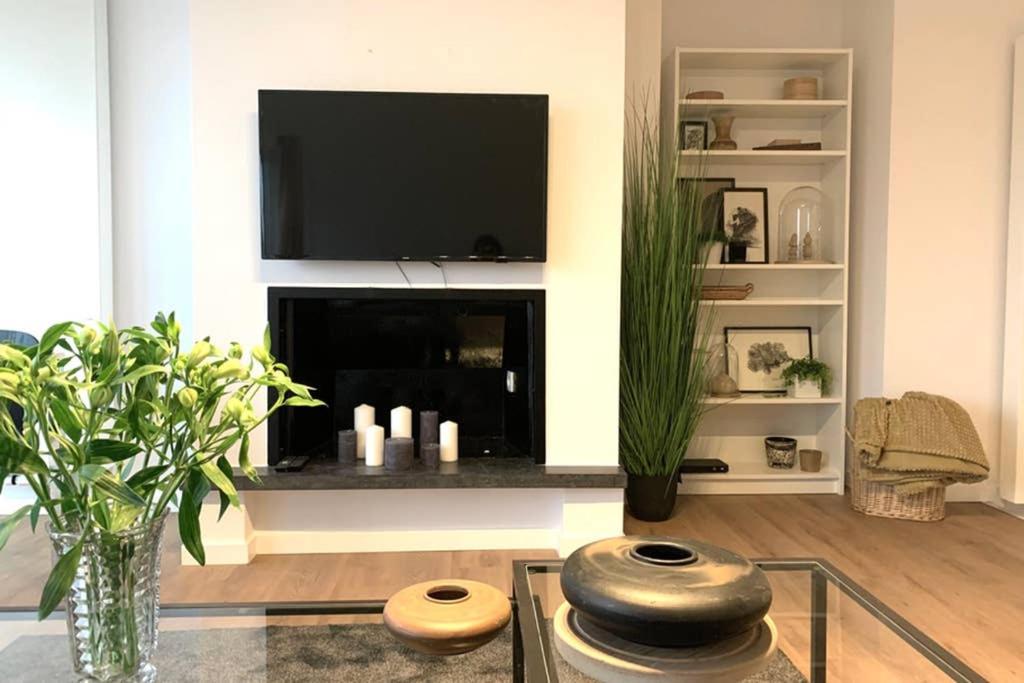 Penthouse, Rooftop Terrace, Free Netflix, Wifi And Airco * Antwerpen